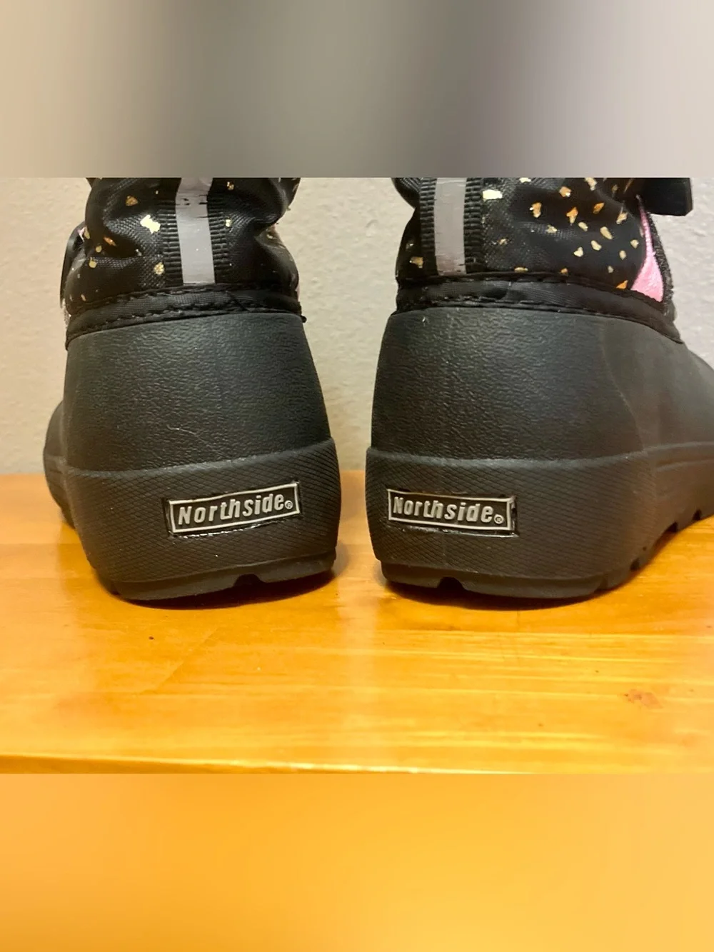 Northside Frosty II Insulated Winter Boots, Black w/Gold Flecks - Size 1 (VGUC)